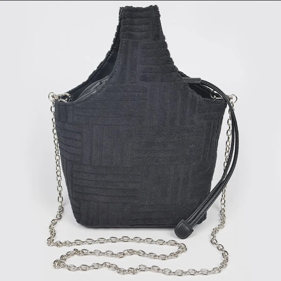 ShopEvelynne Textured Black Chain Shoulder Bag